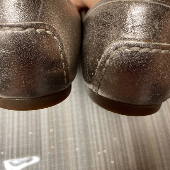 Metallic gold flats. - Picture 5 of 11